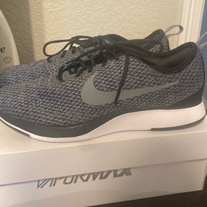 brand new nike Dual tone